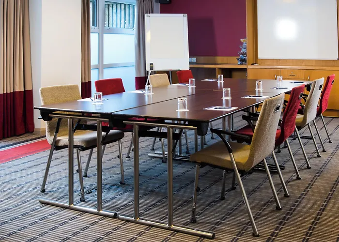 Holiday Inn Express Swindon West By Ihg