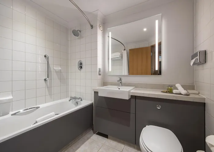 Doubletree By Hilton Swindon Hotel